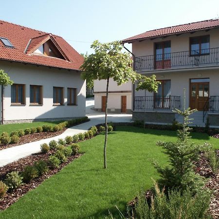 Penzion Karen Hotel Podhajska Exterior photo