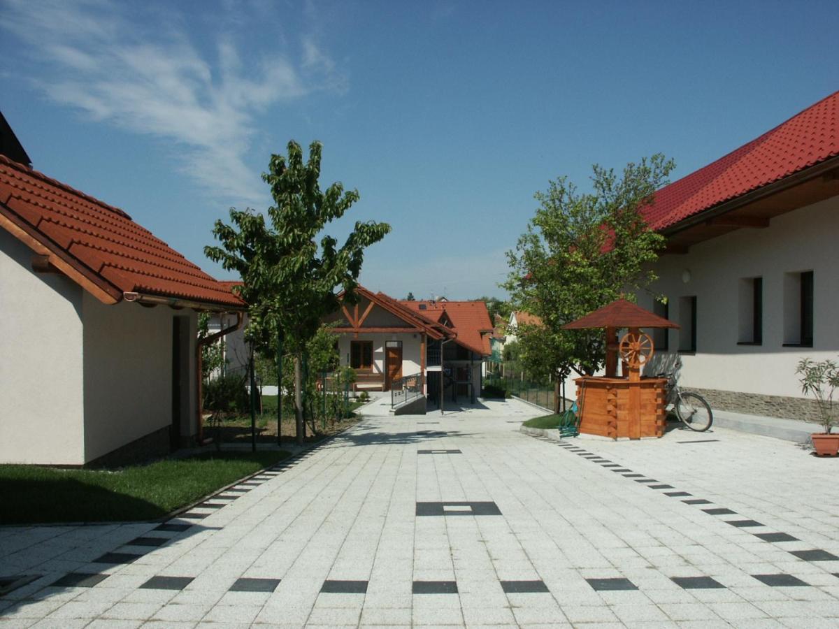 Penzion Karen Hotel Podhajska Exterior photo